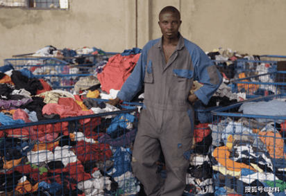 回收旧衣服卖到哪里去了-大量回收的旧衣服，都到哪里去了？它们是如何挣钱的？
